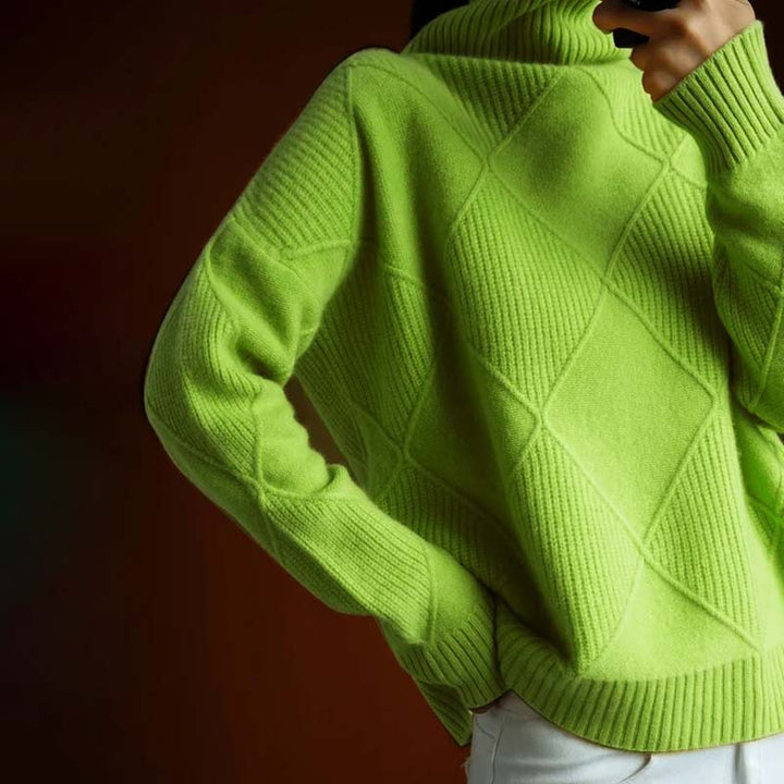 Suéter Feminino Elegante com Caimento Soltinho e Toque Macio