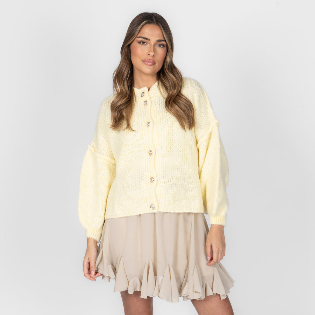 Cardigã Feminino Oversized de Tricô com Botões Dourados