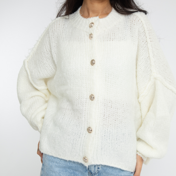 Cardigã Feminino Oversized de Tricô com Botões Dourados