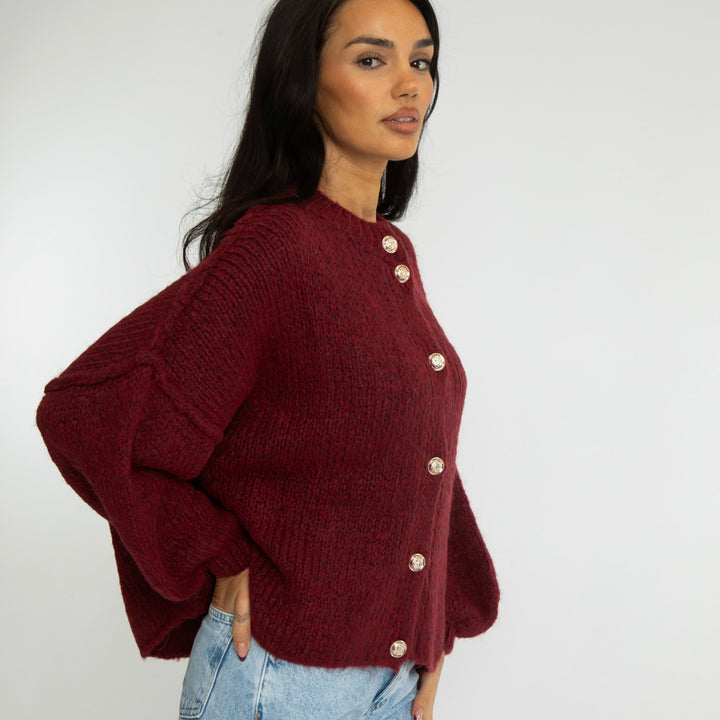 Cardigã Feminino Oversized de Tricô com Botões Dourados