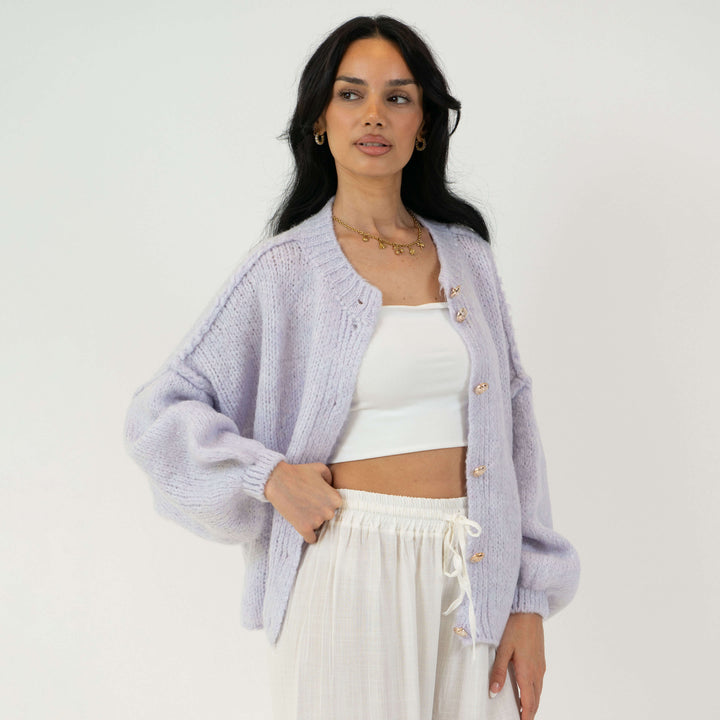 Cardigã Feminino Oversized de Tricô com Botões Dourados