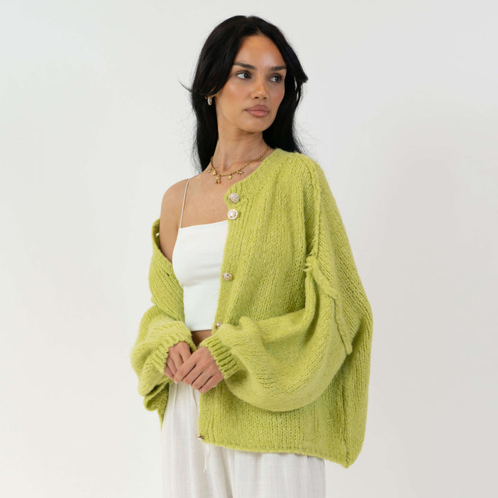 Cardigã Feminino Oversized de Tricô com Botões Dourados