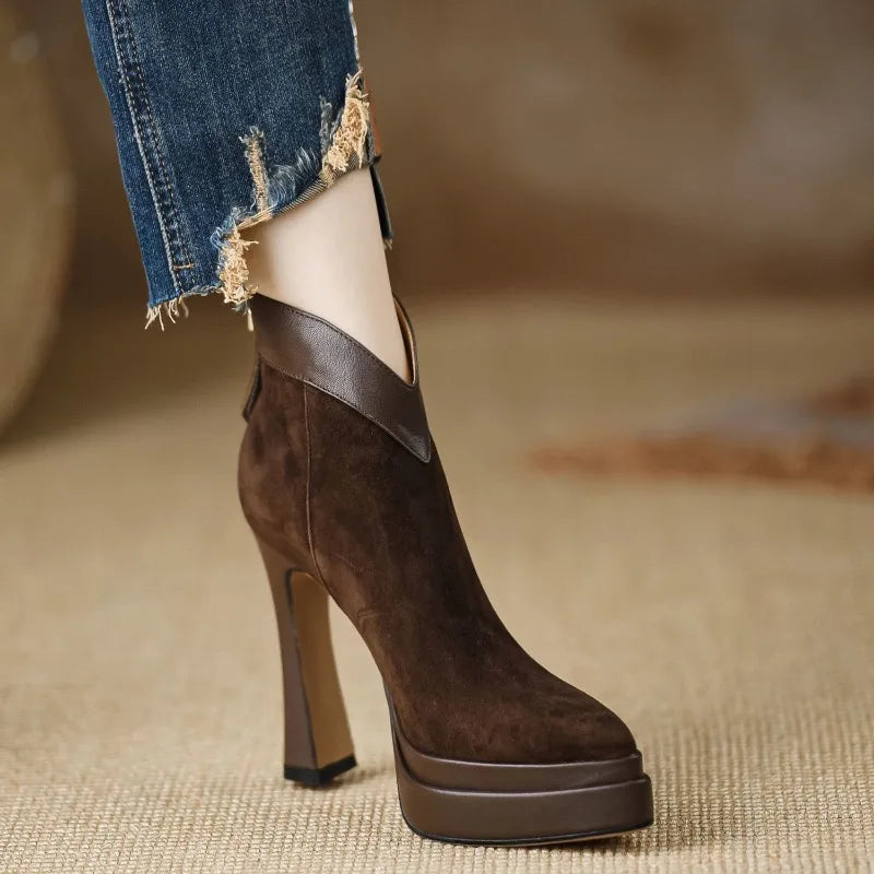 Dora - Botas com estilo moderno, conforto e atitude