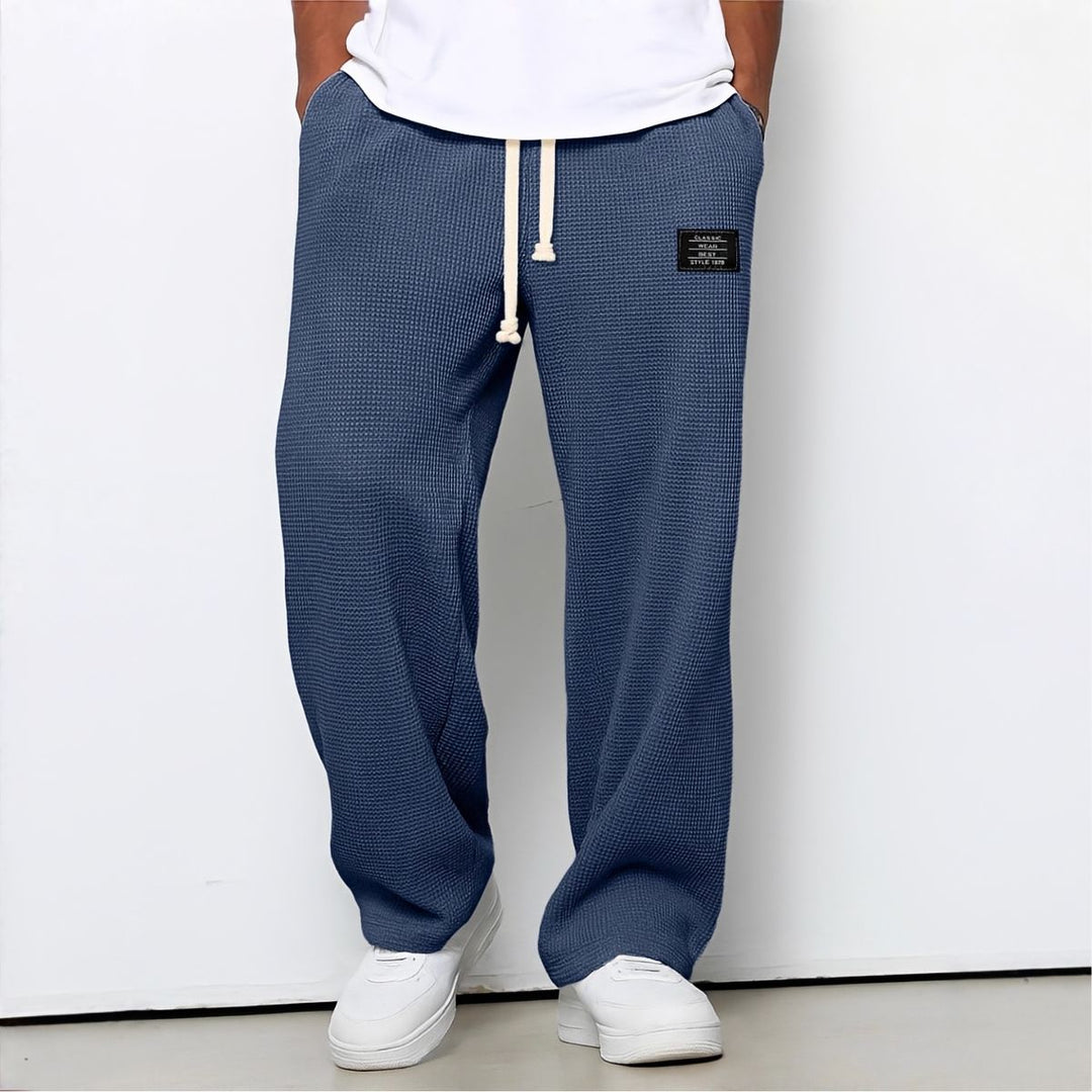 Calça Masculina Confortável com Corte Larguinho e Cintura Ajustável