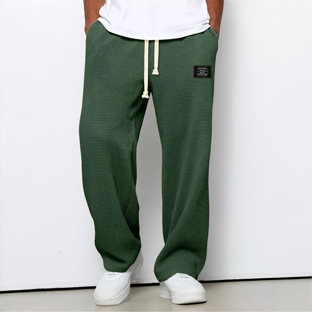 Calça Masculina Confortável com Corte Larguinho e Cintura Ajustável