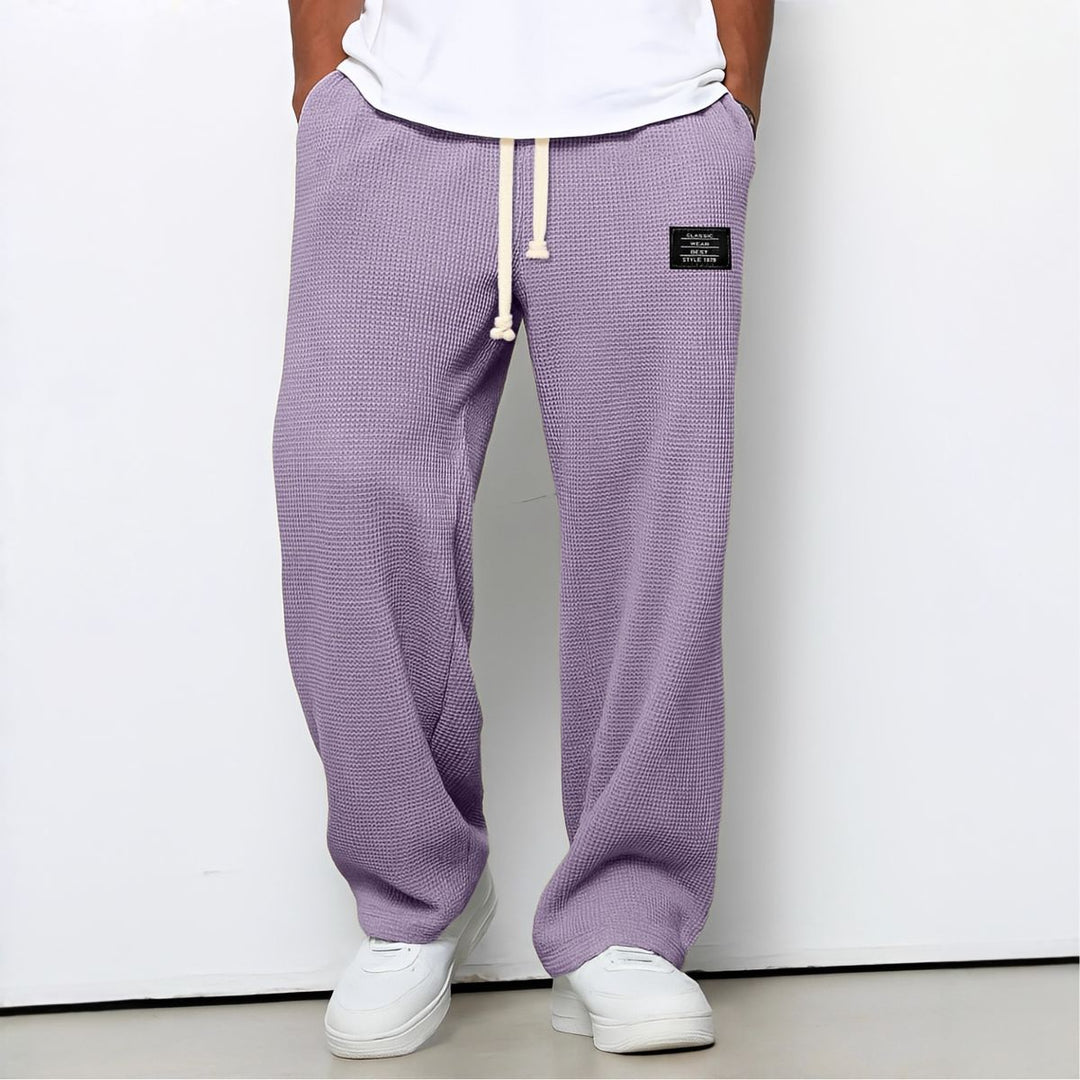 Calça Masculina Confortável com Corte Larguinho e Cintura Ajustável