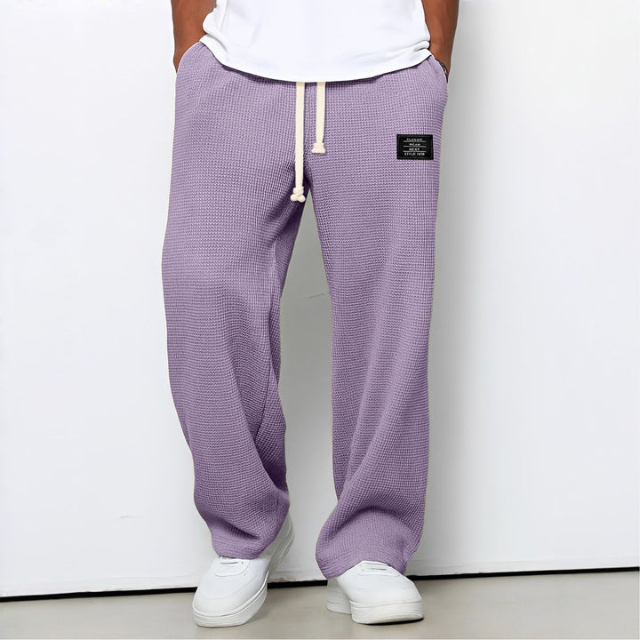 Calça Masculina Confortável com Corte Larguinho e Cintura Ajustável