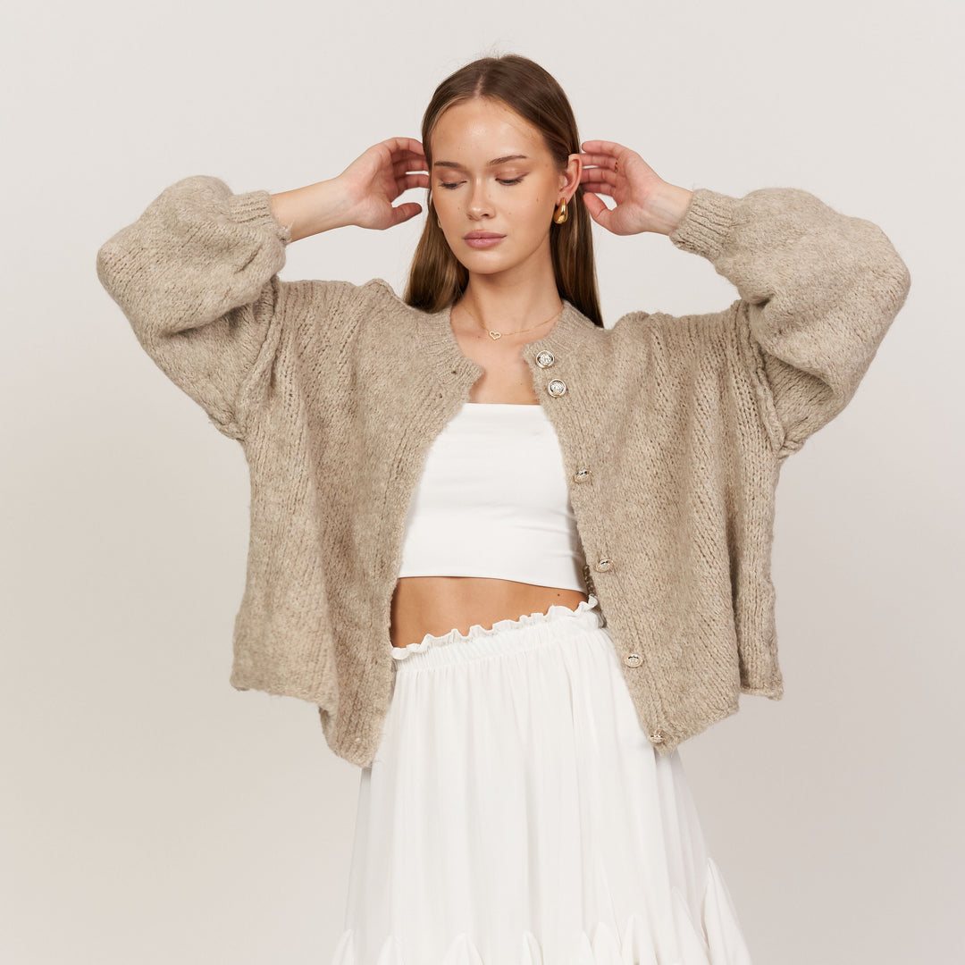 Cardigã Feminino Oversized de Tricô com Botões Dourados
