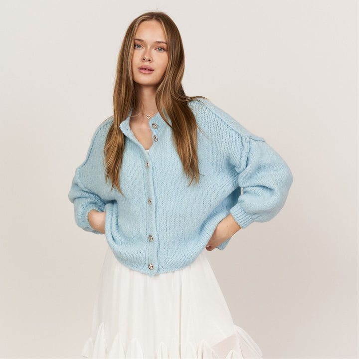 Cardigã Feminino Oversized de Tricô com Botões Dourados