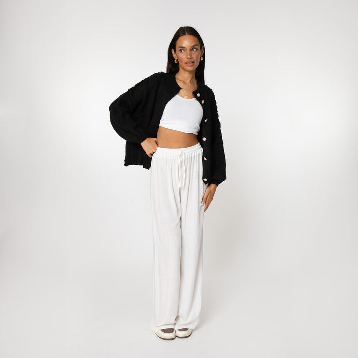 Cardigã Feminino Oversized de Tricô com Botões Dourados