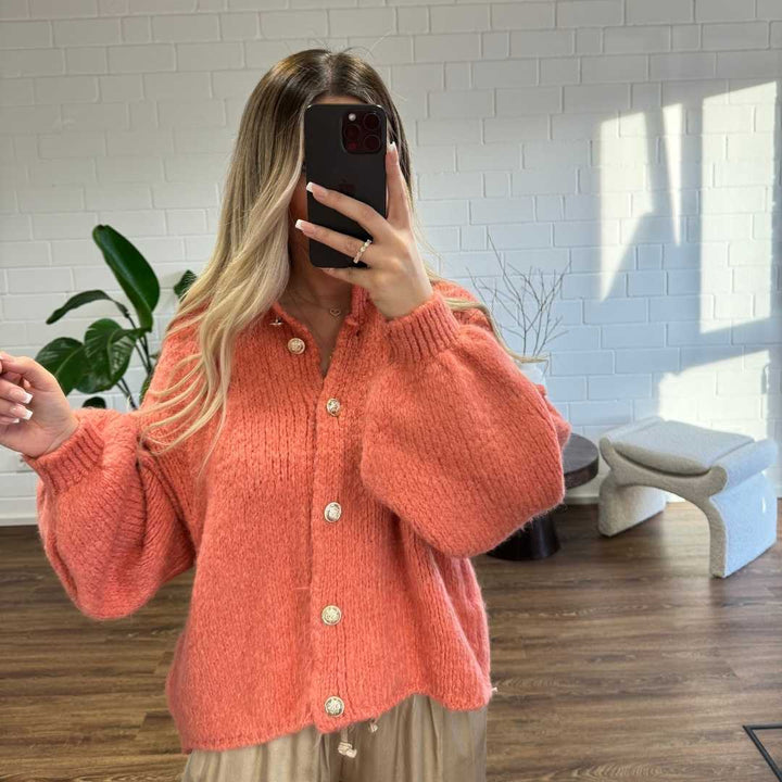 Cardigã Feminino Oversized de Tricô com Botões Dourados